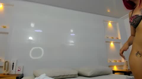 Snapshot of zenda_evans chatting on 11.10.25 Zenda Evans online show from 11.10.25