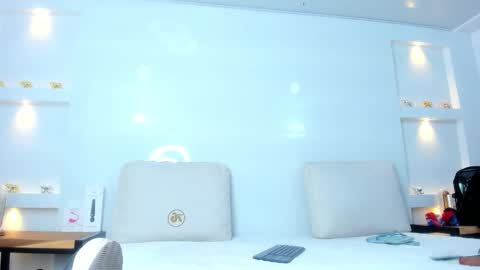 Snapshot of zenda_evans chatting on 11.25.25 Zenda Evans online show from 11.25.25