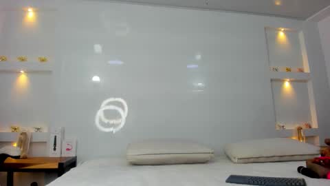 Snapshot of zenda_evans chatting on 11.26.25 Zenda Evans online show from 11.26.25