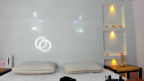 Snapshot of zenda_evans chatting on 12.04.25 Zenda Evans online show from 12.04.25