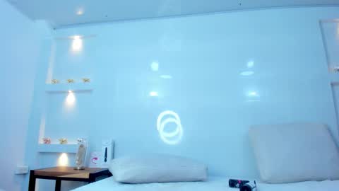 Snapshot of zenda_evans chatting on 12.15.25 Zenda Evans online show from 12.15.25