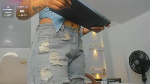 Zenda Evans online show from 06.08.26
