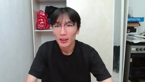Snapshot of zengom chatting on 10.21.25 Zen online show from 10.21.25
