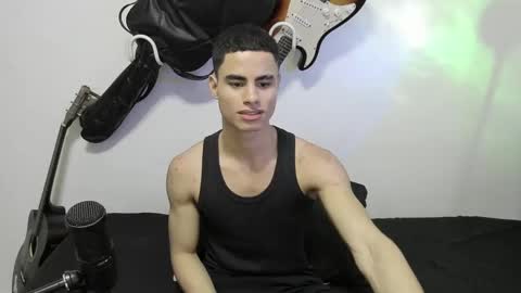 Snapshot of zenhzu chatting on 12.20.24 zenzhu online show from 12.20.24