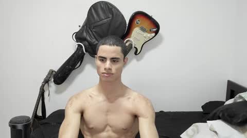 Snapshot of zenhzu chatting on 01.12.25 zenzhu online show from 01.12.25