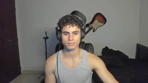 Snapshot of zenhzu chatting on 10.19.25 zenzhu online show from 10.19.25