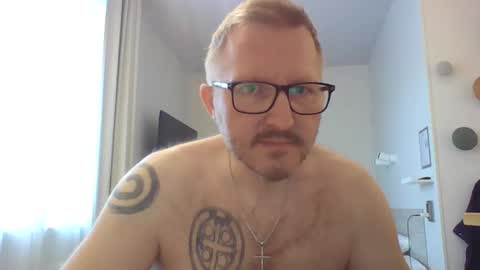 Snapshot of zenlem chatting on 05.17.26 zenlem online show from 05.17.26