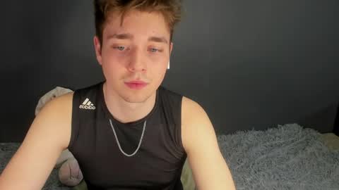 Snapshot of zeriixx chatting on 04.06.26 Ethan online show from 04.06.26