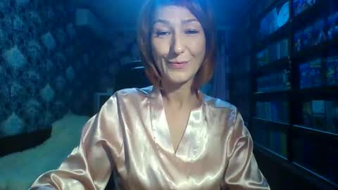 Snapshot of zerilane chatting on 12.14.25 Elena online show from 12.14.25