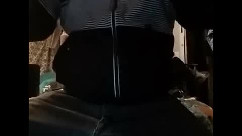 Snapshot of zeroandhero chatting on 01.01.25 zero online show from 01.01.25