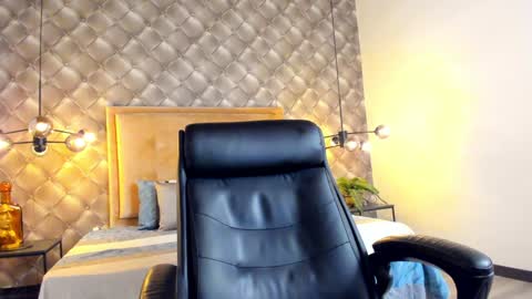 zeus online show from 12.30.24