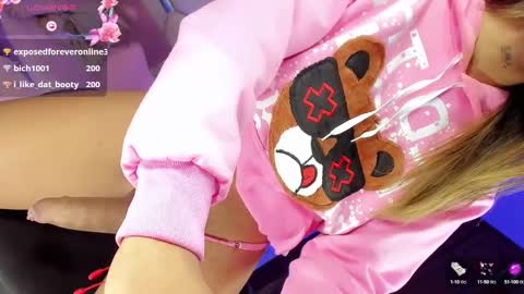 Snapshot of zeuss_x chatting on 03.07.25 Aisha Alejandra Rosse Deus online show from 03.07.25