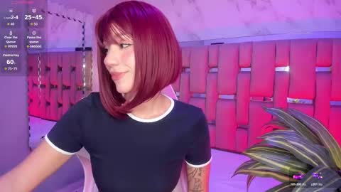 Snapshot of zharaluxie chatting on 09.18.25 Zhara online show from 09.18.25