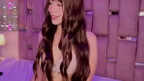 Snapshot of zharaluxie chatting on 11.20.25 Zhara online show from 11.20.25