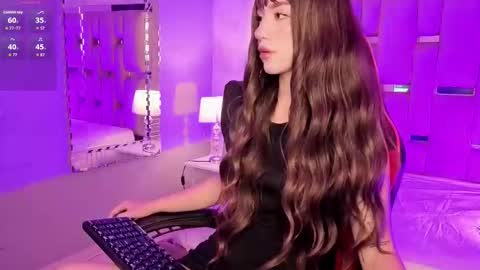 Snapshot of zharaluxie chatting on 11.23.25 Zhara online show from 11.23.25