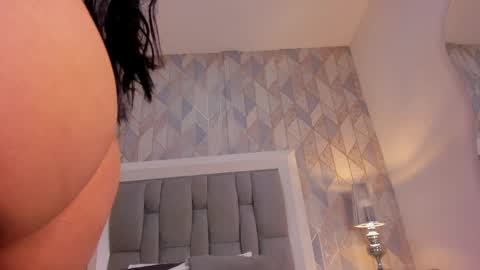 Snapshot of zharia_lux25 chatting on 06.06.26 zharia_lux25 online show from 06.06.26