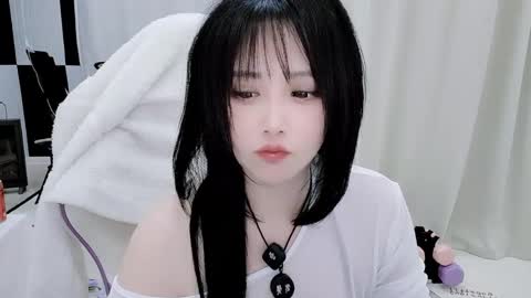 Snapshot of zhen0 chatting on 04.21.26 zhen online show from 04.21.26