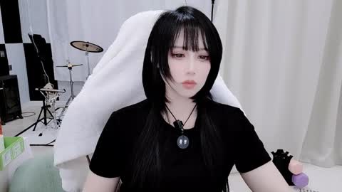 Snapshot of zhen0 chatting on 05.17.26 zhen online show from 05.17.26