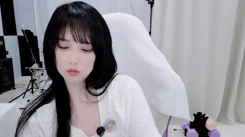 Snapshot of zhen0 chatting on 05.19.26 zhen online show from 05.19.26