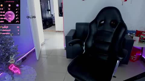 zhoestrong online show from 12.25.24