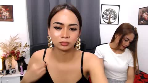 Snapshot of zialustts chatting on 03.05.25 Zia online show from 03.05.25