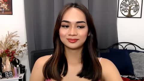 Snapshot of zialustts chatting on 03.12.25 Zia online show from 03.12.25