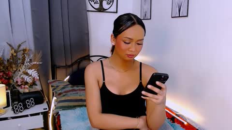 Snapshot of zialustts chatting on 10.18.25 Zia online show from 10.18.25