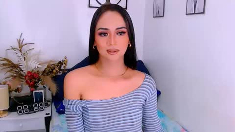 Snapshot of zialustts chatting on 12.16.25 Zia online show from 12.16.25