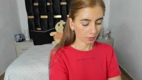 Snapshot of ziataylor chatting on 02.13.25 ziataylor online show from 02.13.25