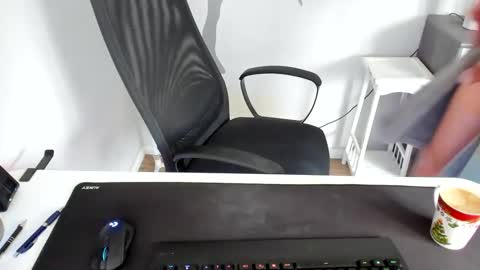 Snapshot of ziemlichflutschig chatting on 12.25.24 ziemlichflutschig online show from 12.25.24