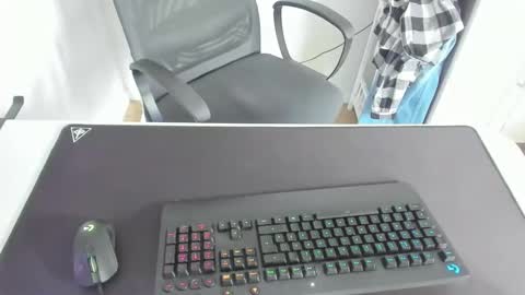 Snapshot of ziemlichflutschig chatting on 02.16.25 ziemlichflutschig online show from 02.16.25