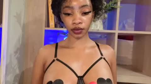 Snapshot of zina_baddie chatting on 08.08.26 ZINA BADDIE online show from 08.08.26