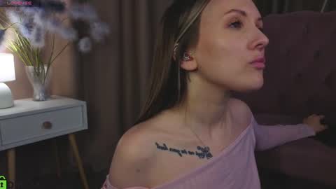 Zlata  Mon Tue Thu Fri Sun Sa GMT 3 0000pm - 0600pm  online show from 06.27.26