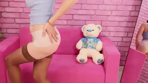 Snapshot of zlata_winsor chatting on 09.30.25 zlata_winsor online show from 09.30.25