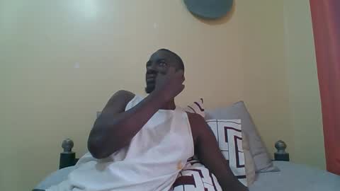 Snapshot of zlatann2012 chatting on 12.17.25 Zlatann2012 online show from 12.17.25