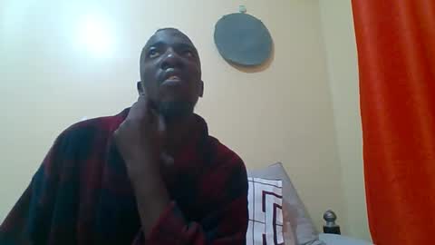 Snapshot of zlatann2012 chatting on 12.17.25 Zlatann2012 online show from 12.17.25