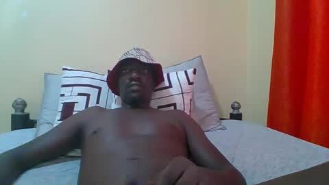 Snapshot of zlatann2012 chatting on 12.19.25 Zlatann2012 online show from 12.19.25