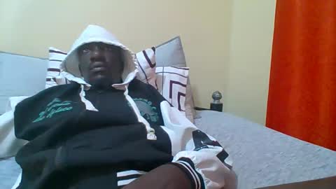 Snapshot of zlatann2012 chatting on 12.20.25 Zlatann2012 online show from 12.20.25