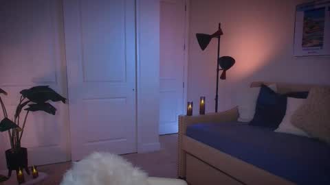 Snapshot of zlicious chatting on 10.06.25 Zara Join next live at 5PM EST online show from 10.06.25