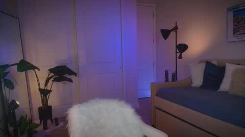 Snapshot of zlicious chatting on 10.16.25 Zara Join next live at 5PM EST online show from 10.16.25