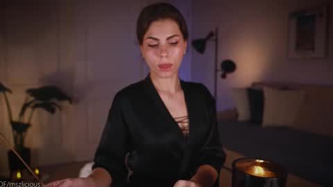 Snapshot of zlicious chatting on 11.19.25 Zara Join next live at 5PM EST online show from 11.19.25