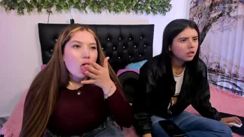 Zoe And Valeria online show from 06.06.26