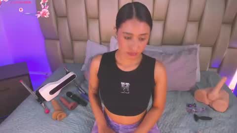 Snapshot of zoe_barlove chatting on 06.14.26 Your new obsession online show from 06.14.26