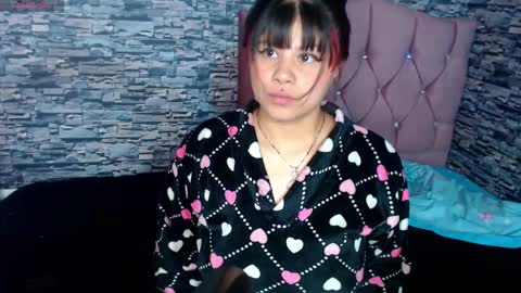 Snapshot of zoe_bronw chatting on 10.09.25 Zoe Bronw online show from 10.09.25