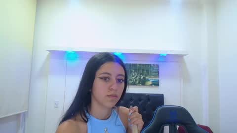 Snapshot of zoe_connor19 chatting on 02.23.25 Z O E online show from 02.23.25