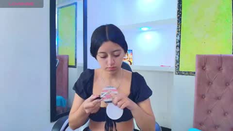 Snapshot of zoe_connor19 chatting on 10.12.25 Z O E online show from 10.12.25