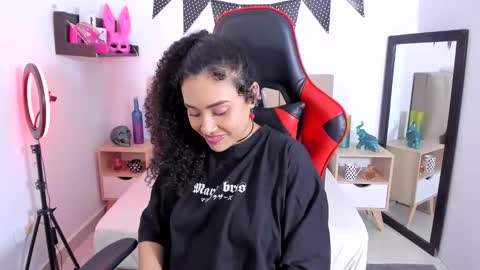 Snapshot of zoe_gruber chatting on 12.01.24 Zoe Gruber online show from 12.01.24