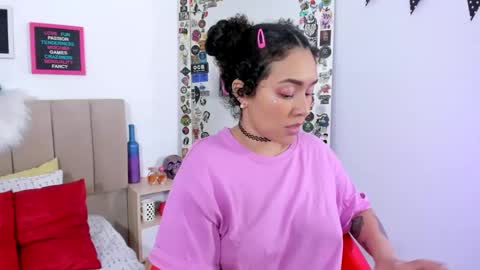 Snapshot of zoe_gruber chatting on 01.19.25 Zoe Gruber online show from 01.19.25