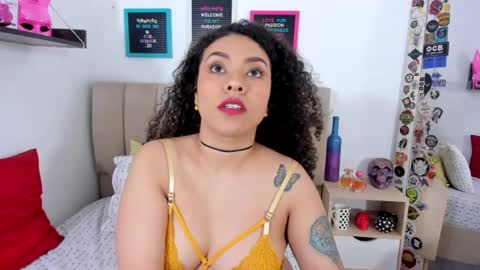 Snapshot of zoe_gruber chatting on 01.25.25 Zoe Gruber online show from 01.25.25