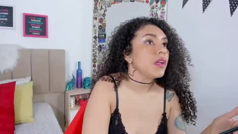 Snapshot of zoe_gruber chatting on 02.05.25 Zoe Gruber online show from 02.05.25